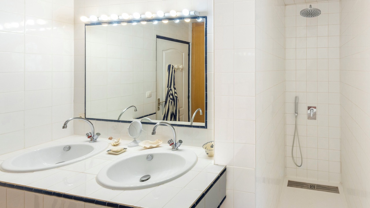 Photo of Bathroom in Antheor