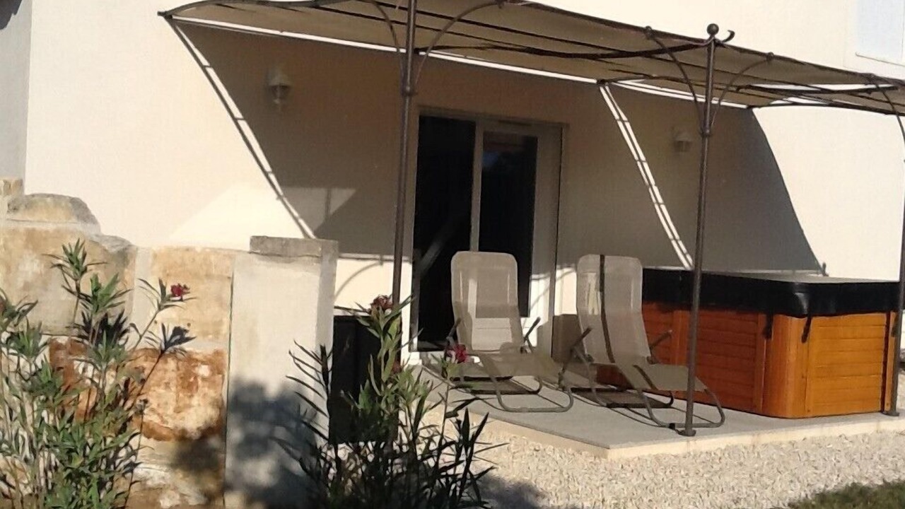 Photo of Patio Balcony in Arles