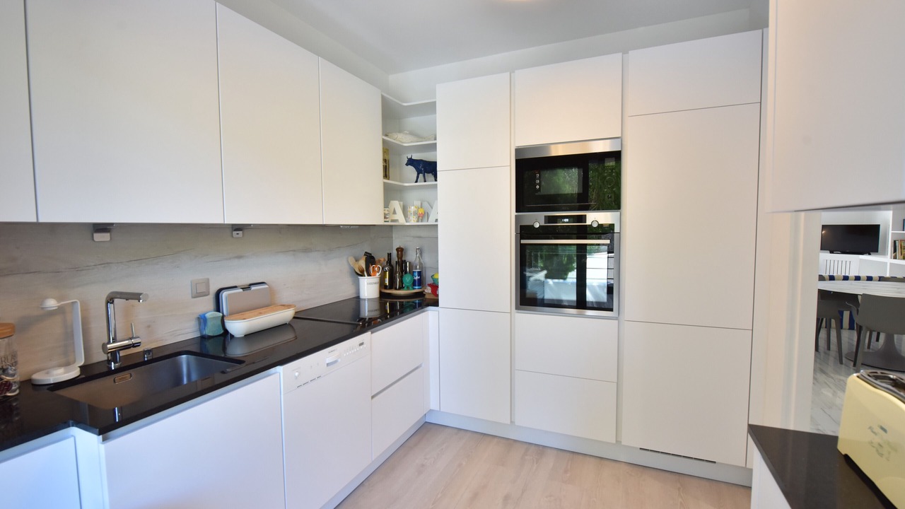 Photo of Kitchen in California - Pezou