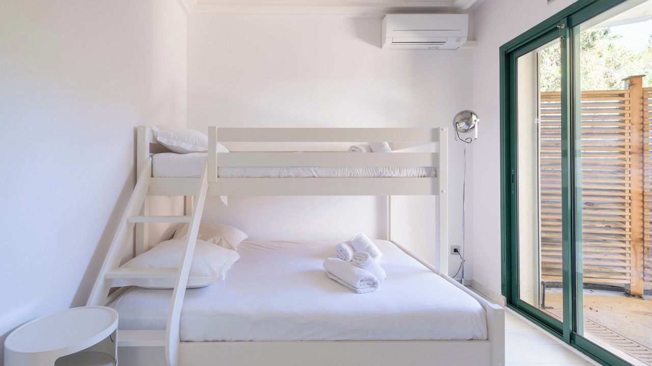 Photo of Bedroom in California - Pezou