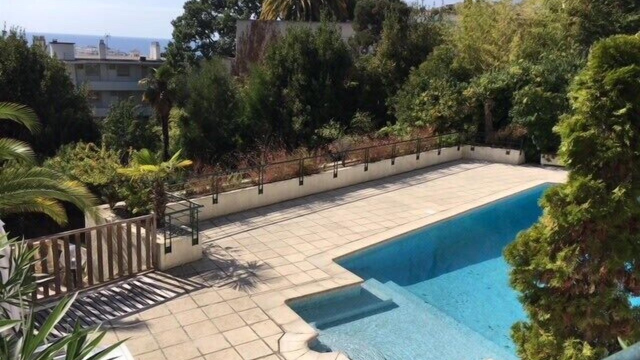 Photo of Outdoor in California - Pezou