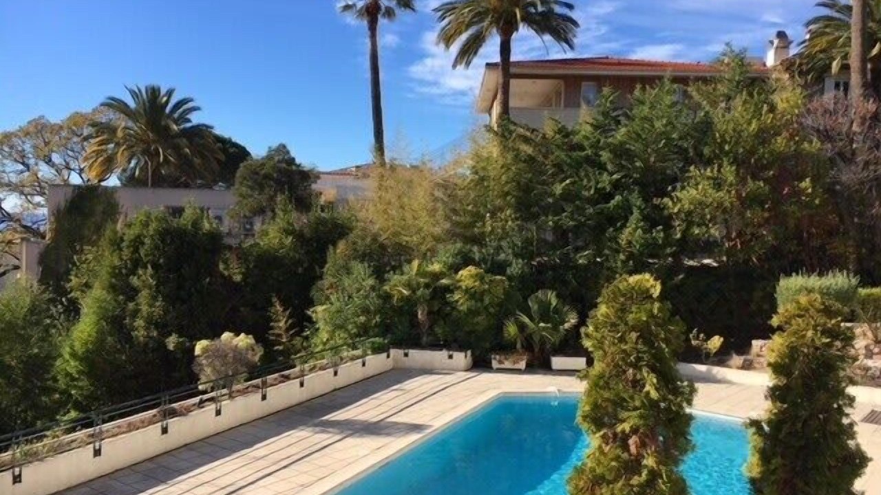 Photo of Outdoor in California - Pezou