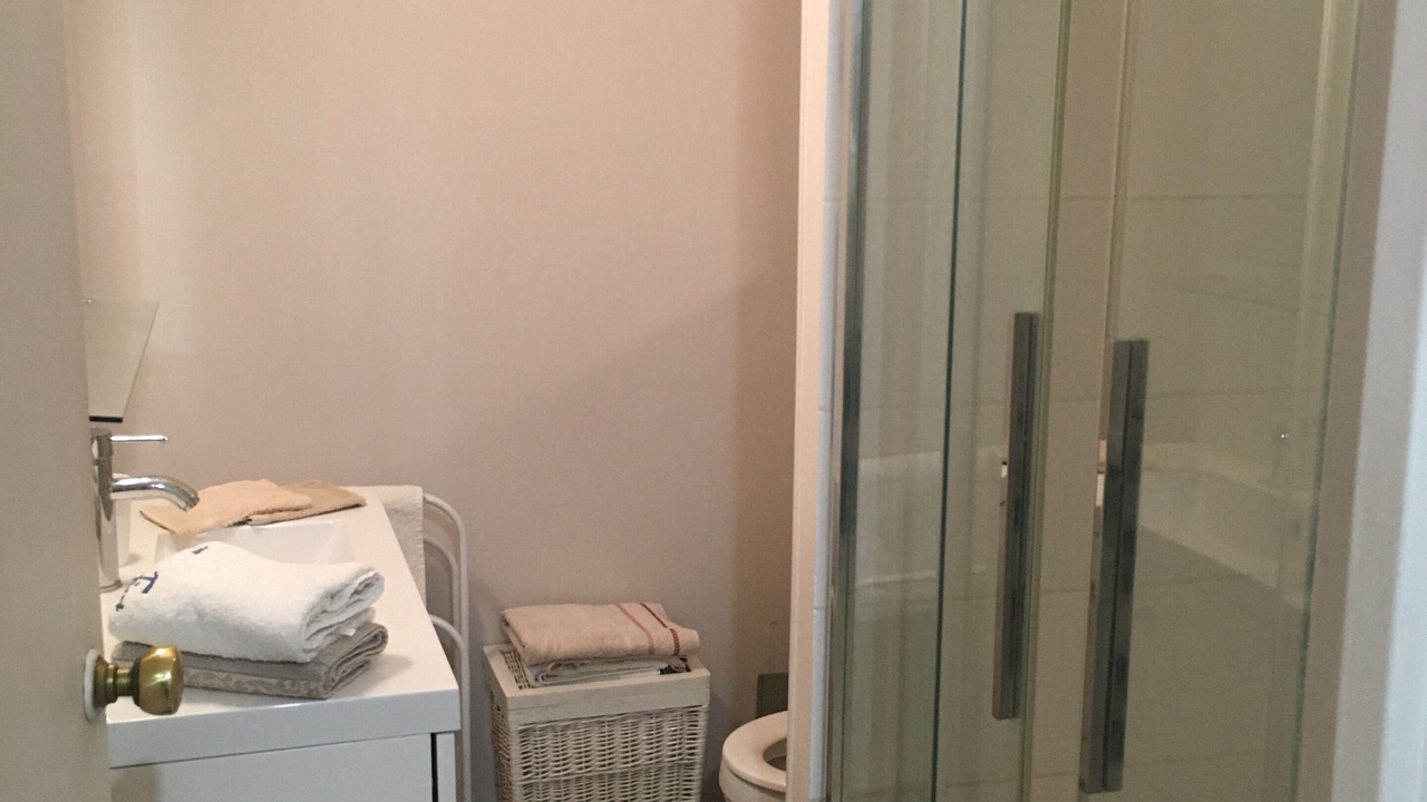 Photo of Bathroom in California - Pezou