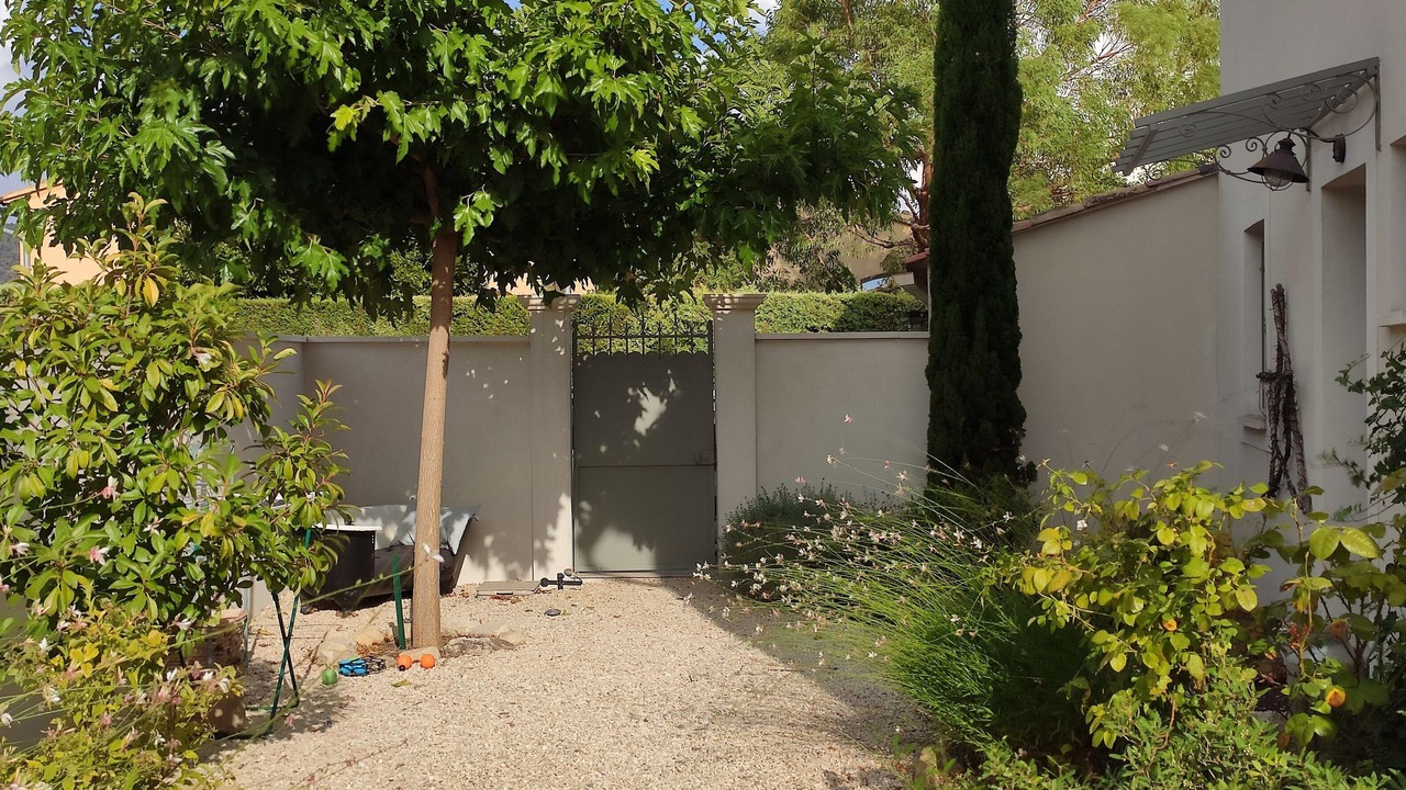 Photo of Outdoor in Cabrieres-dʼAigues