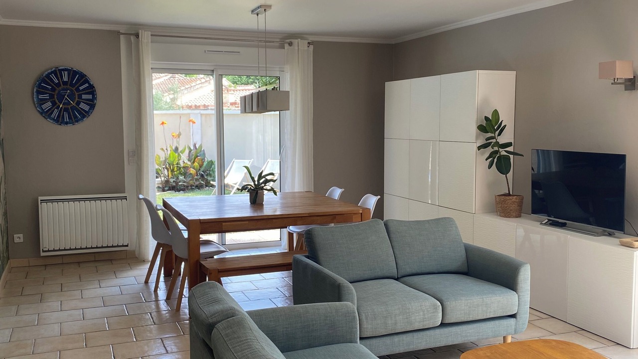 Photo of Livingroom in Saint-Andiol