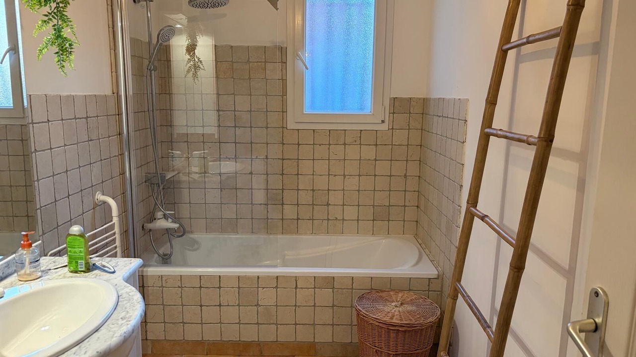 Photo of Bathroom in Sillans-la Cascade