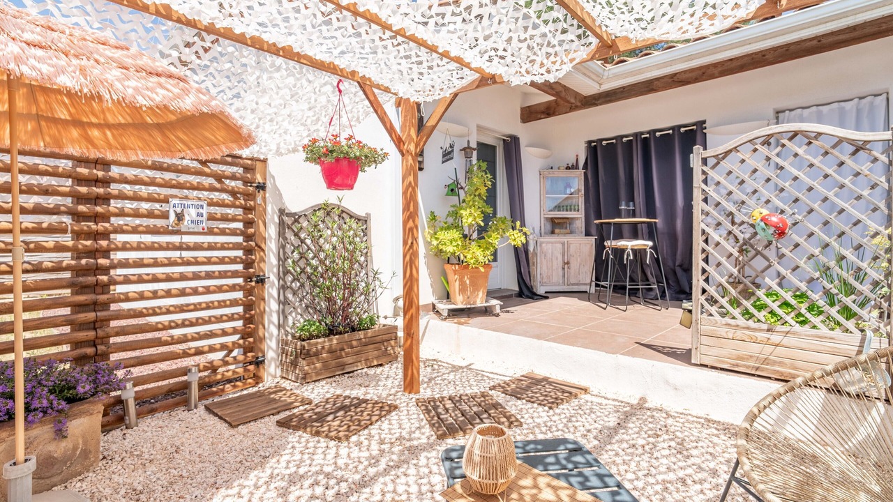 Photo of Patio Balcony in Villeneuve-les-Beziers