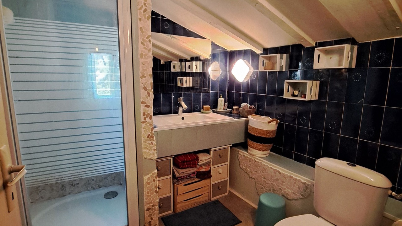 Photo of Bathroom in Aurons