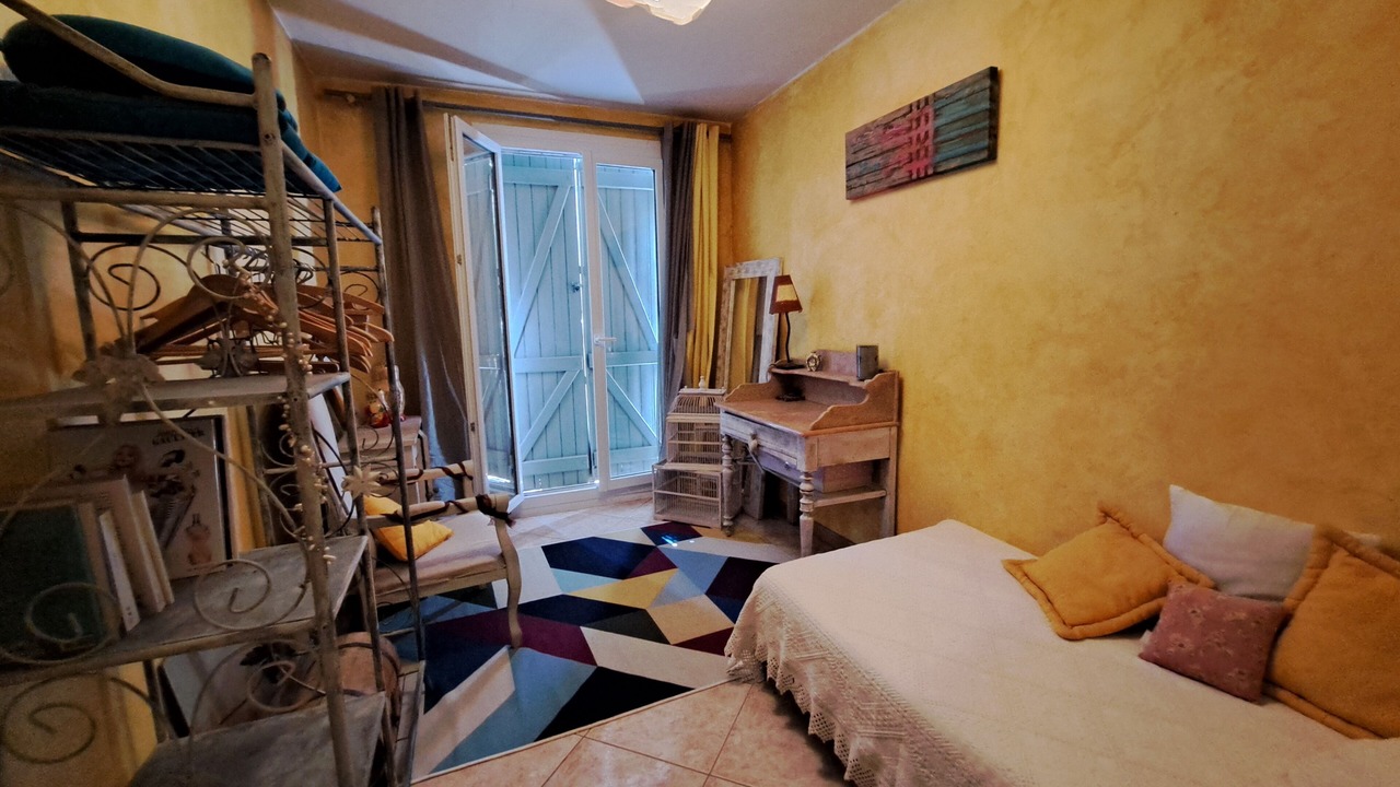 Photo of Bedroom in Aurons