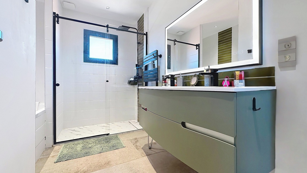 Photo of Bathroom in Cabries