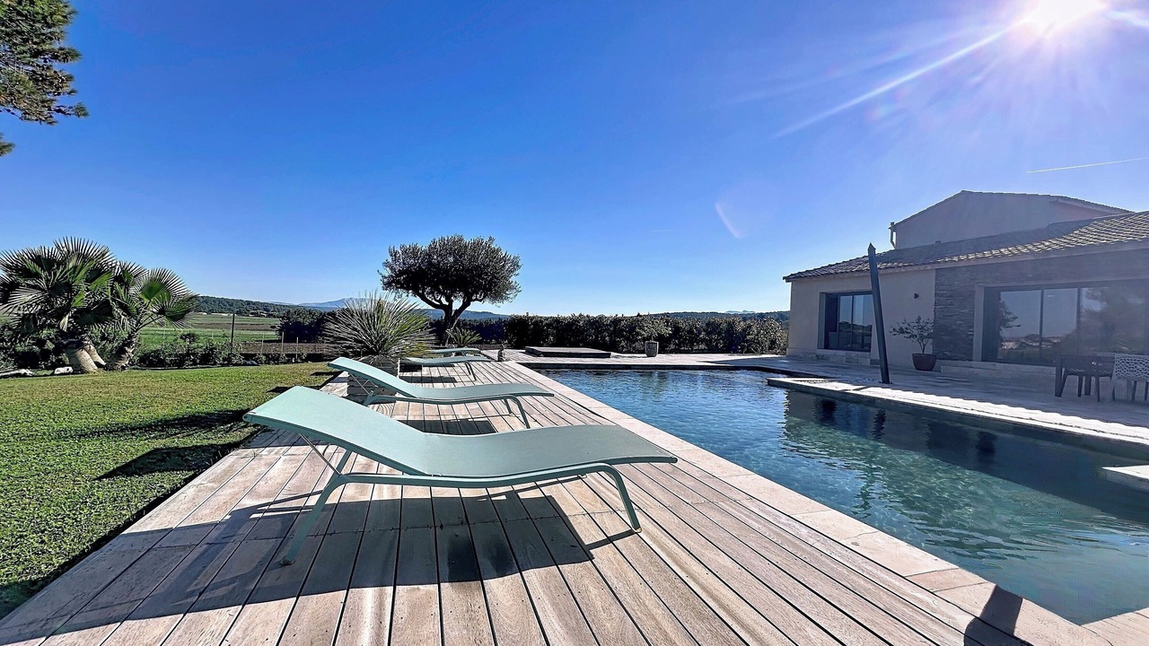 Photo of Outdoor in Cabries
