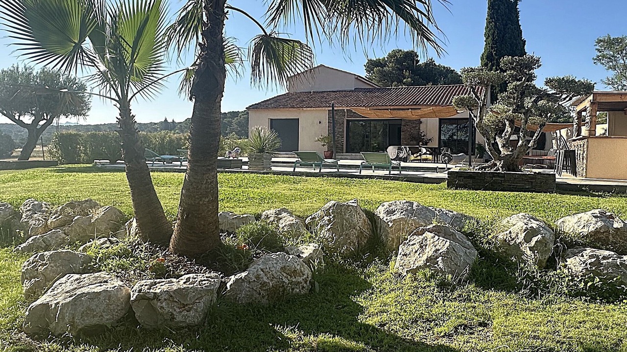 Photo of Outdoor in Cabries