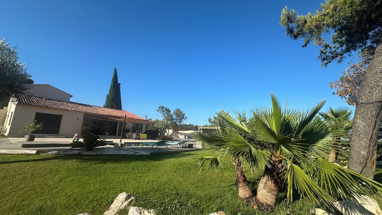 Photo of Outdoor in Cabries