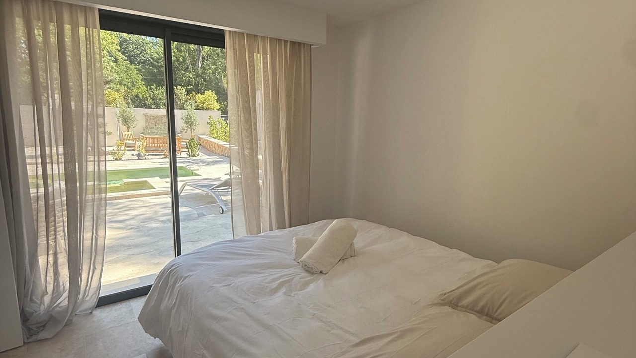 Photo of Bedroom in Flayosc