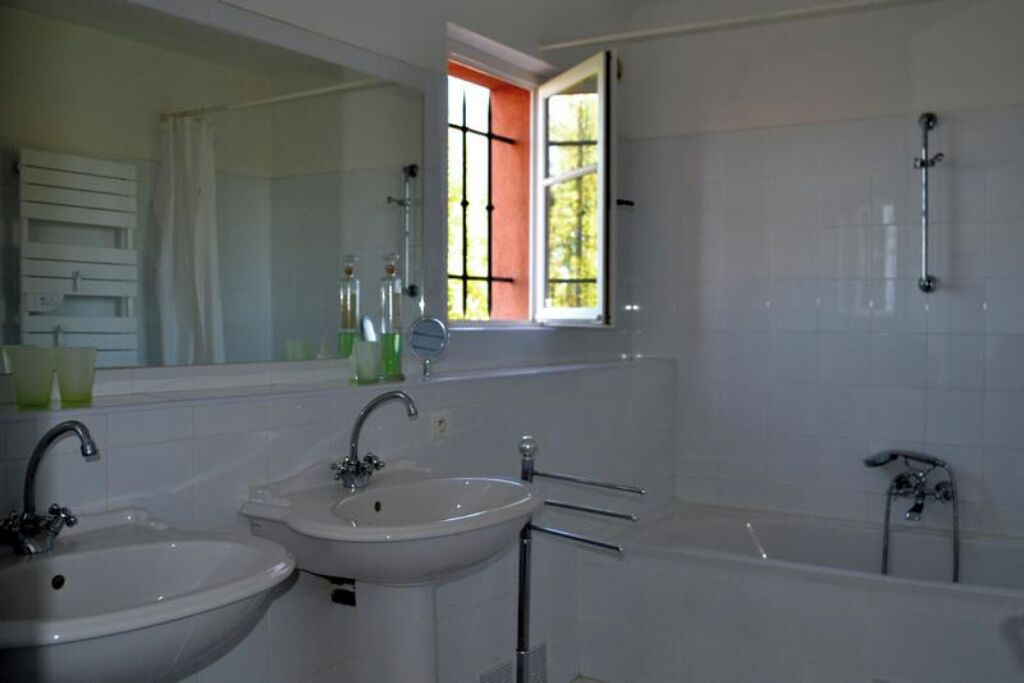 Photo of Bathroom in Tourtour