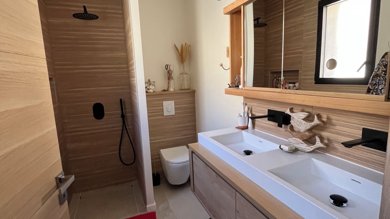 Photo of Bathroom in Eguilles