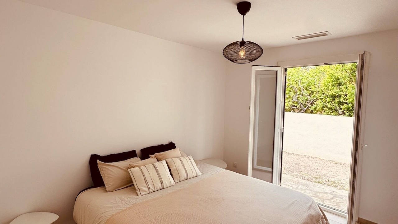 Photo of Bedroom in Chateauneuf-les-Martigues