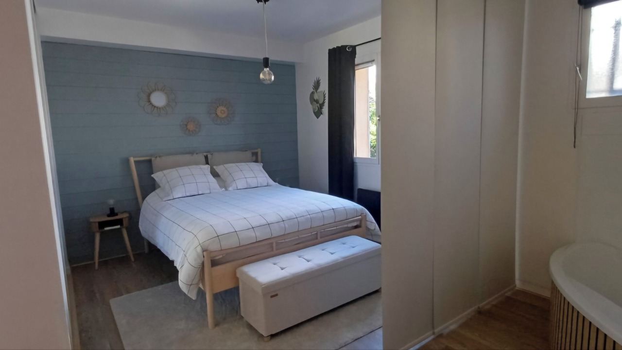 Photo of Bedroom in Fuveau