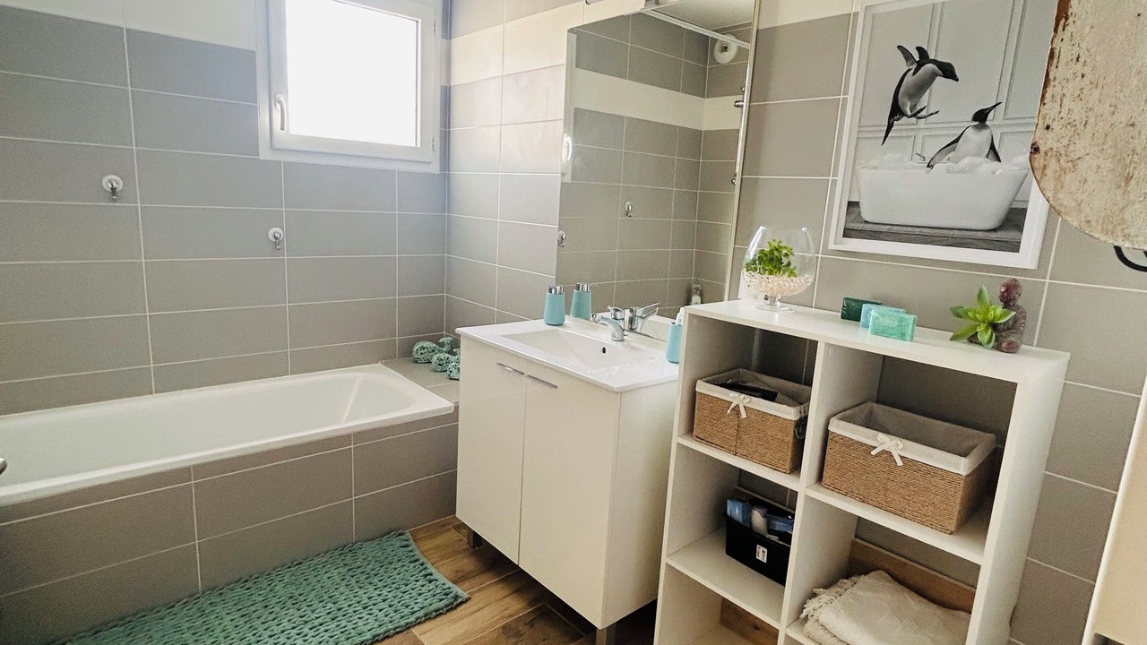 Photo of Bathroom in Aigues-Mortes