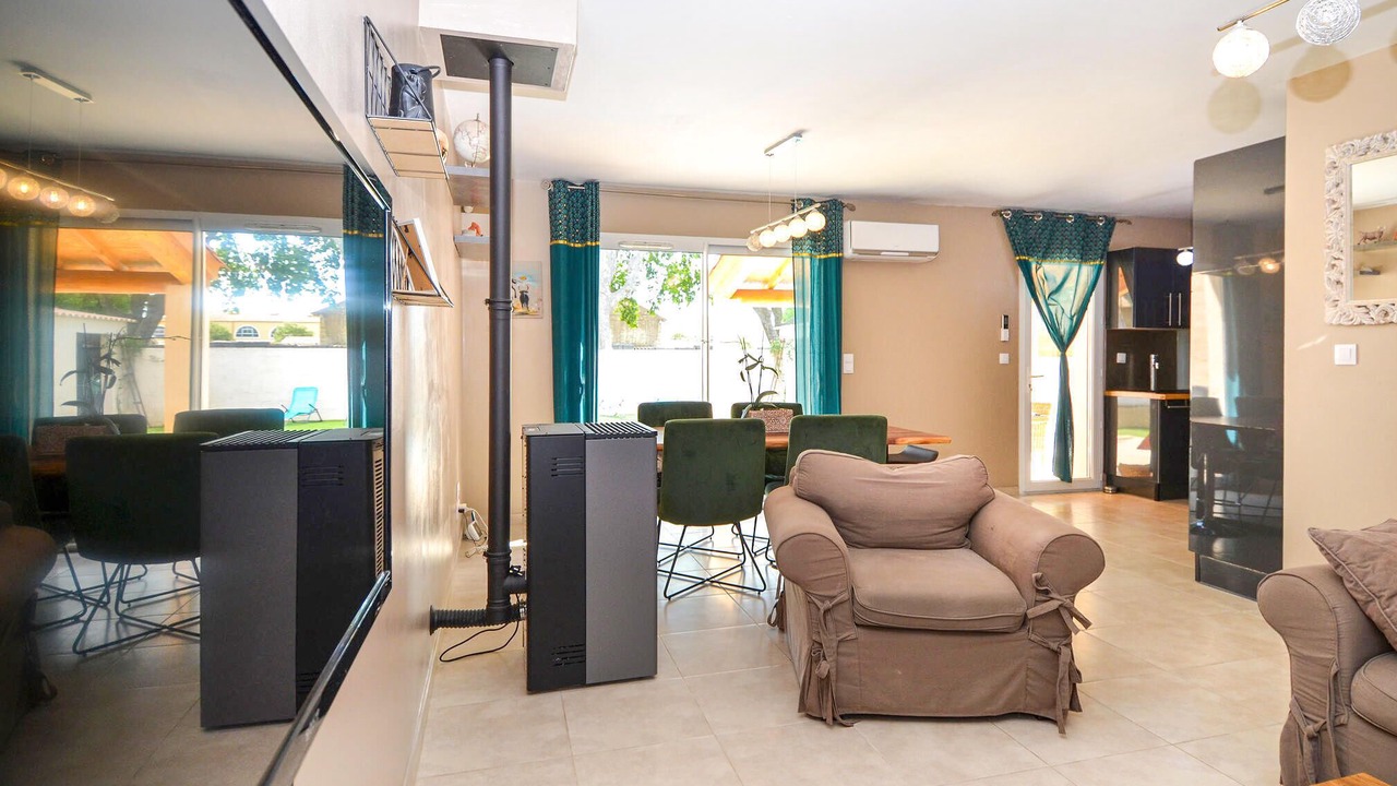 Photo of Bedroom in Raphele-les-Arles