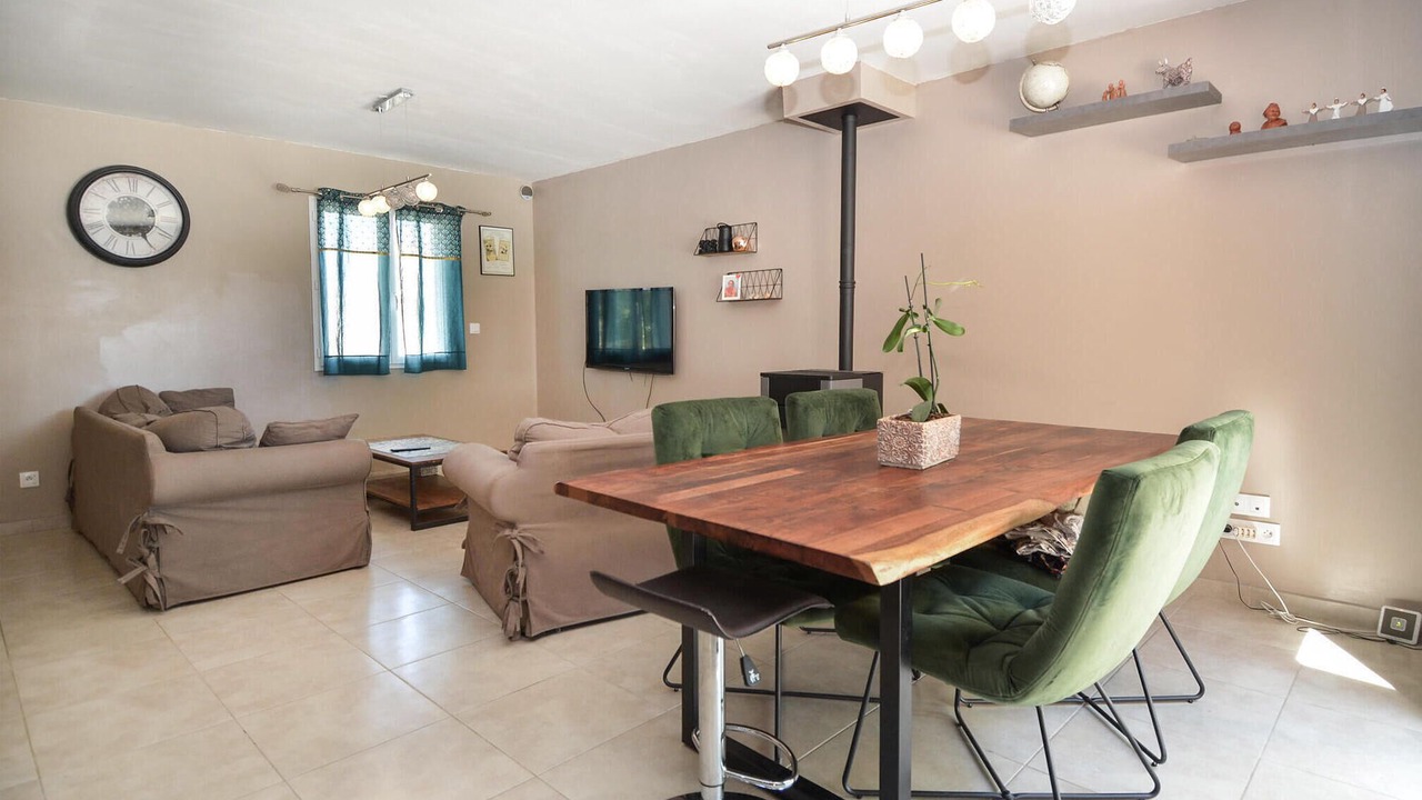 Photo of Bedroom in Raphele-les-Arles