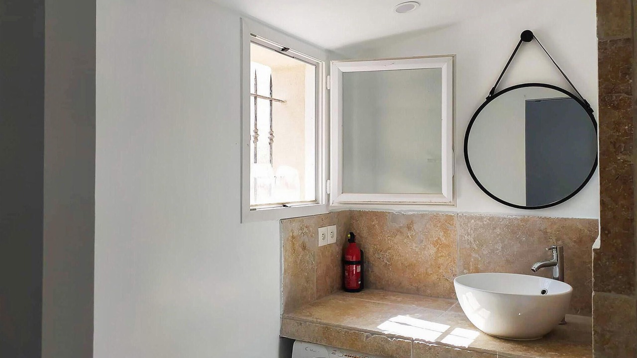 Photo of Bathroom in Raphele-les-Arles