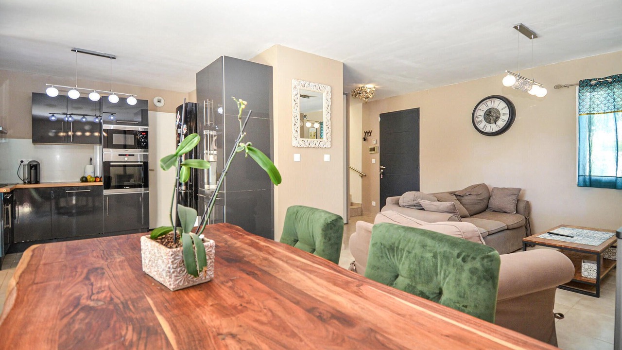 Photo of Bedroom in Raphele-les-Arles