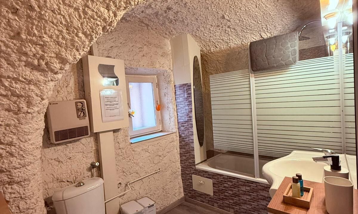 Photo of Bathroom in Chorges