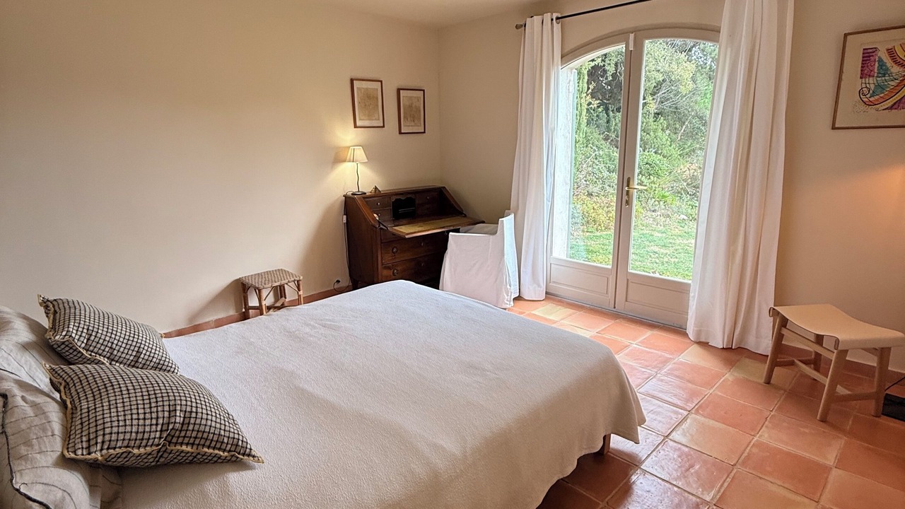 Photo of Bedroom in Guerrevieille