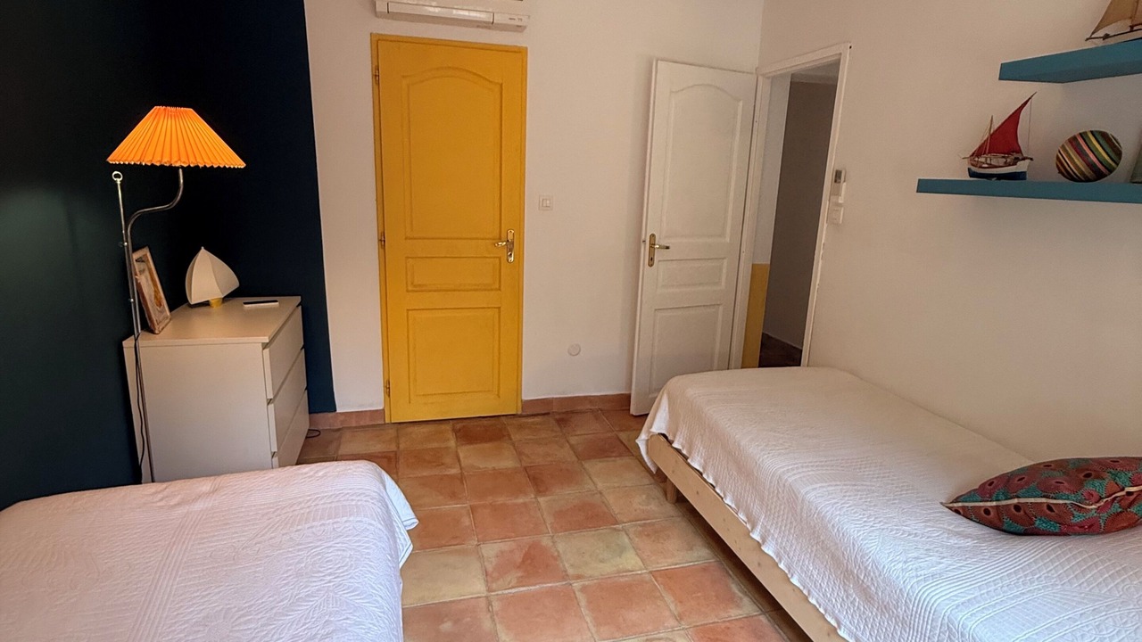Photo of Bedroom in Guerrevieille