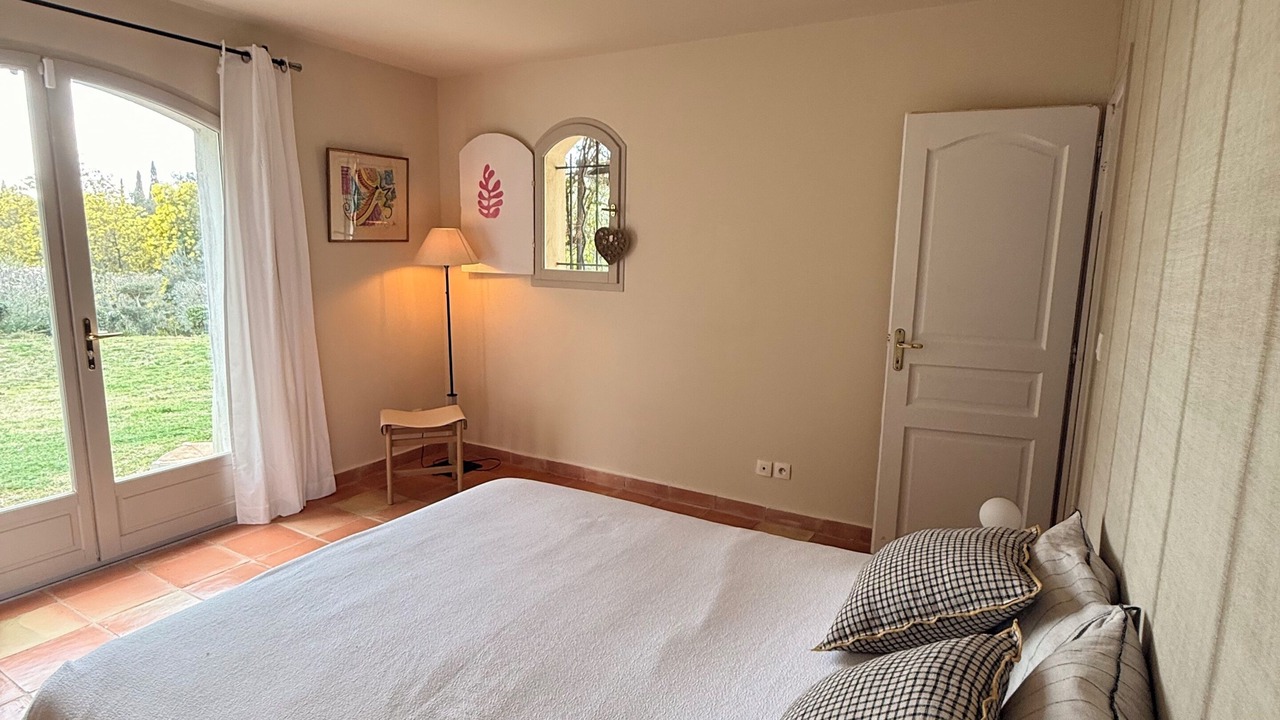 Photo of Bedroom in Guerrevieille