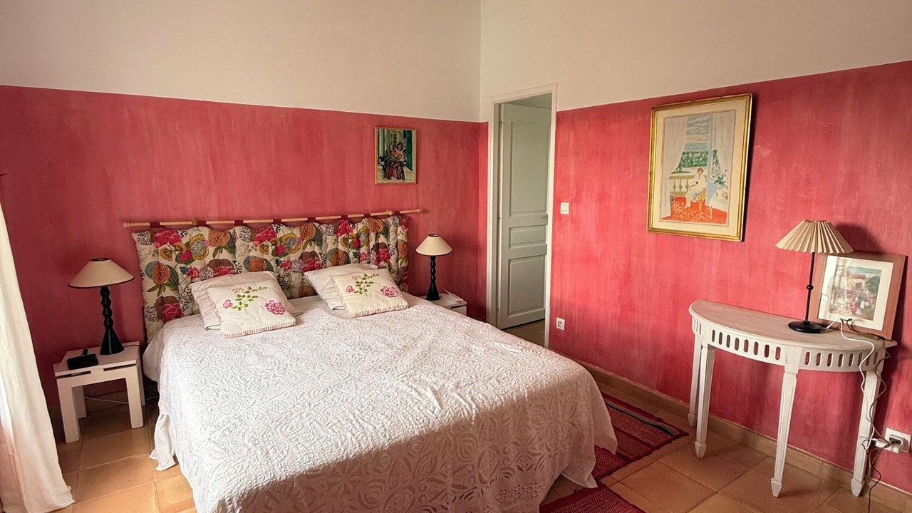 Photo of Bedroom in Guerrevieille