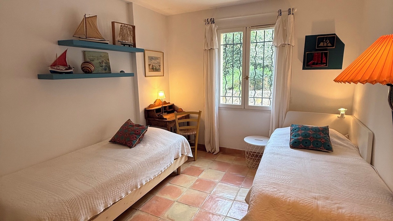Photo of Bedroom in Guerrevieille