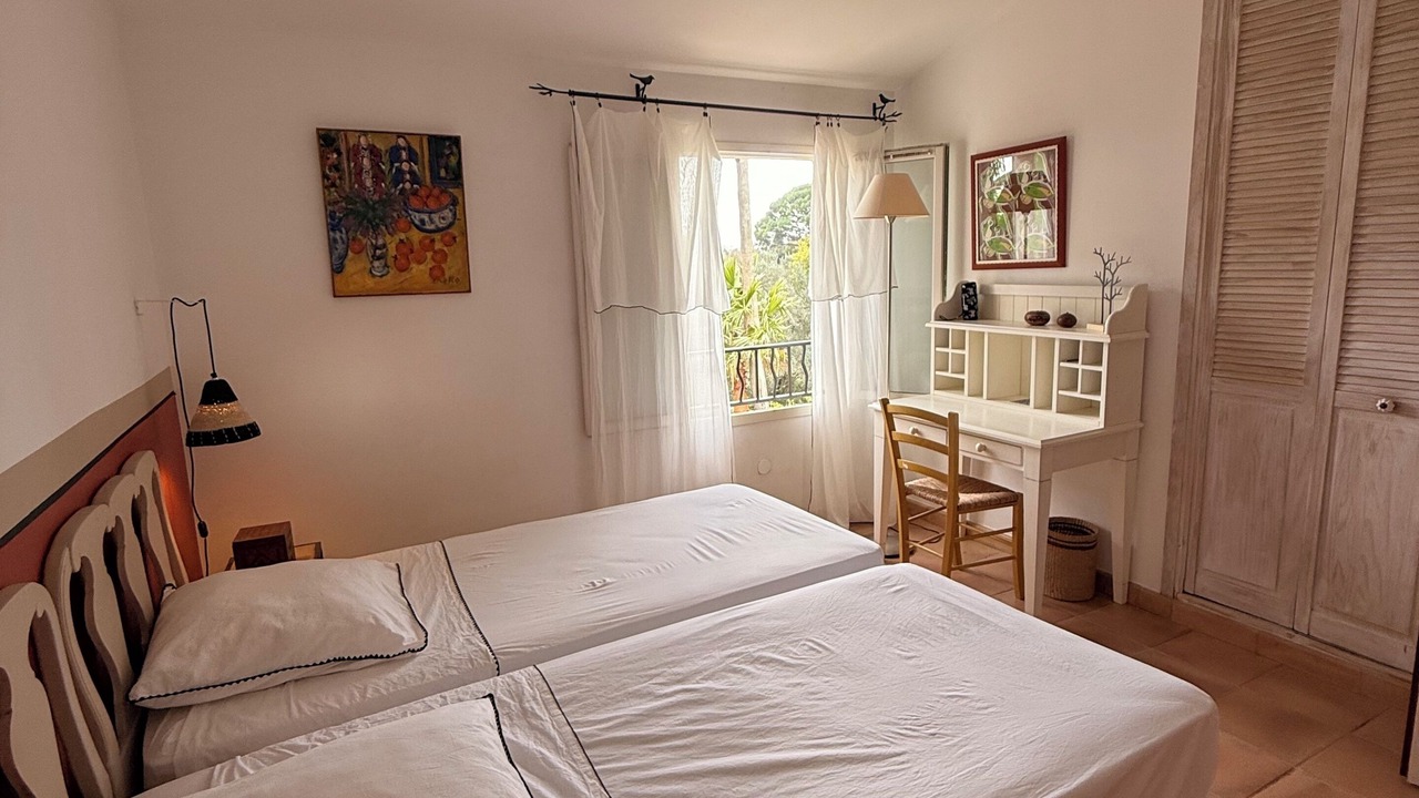 Photo of Bedroom in Guerrevieille