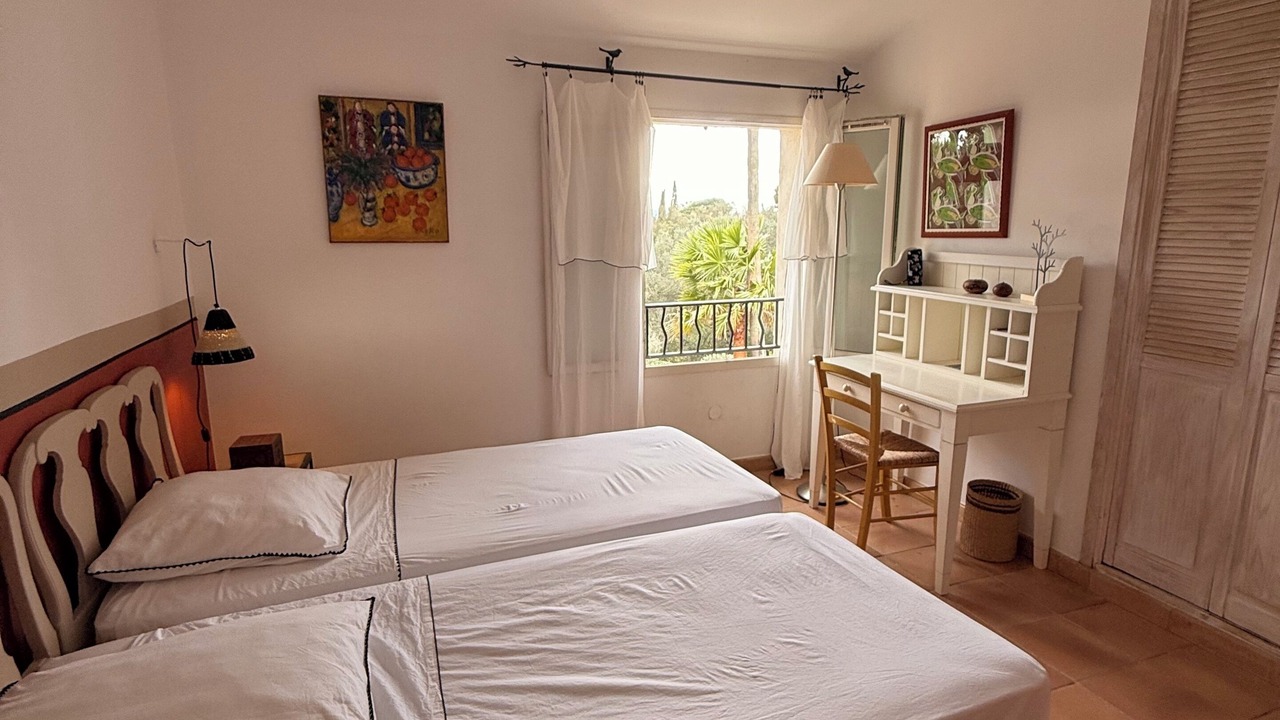 Photo of Bedroom in Guerrevieille
