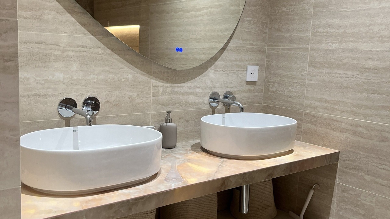 Photo of Bathroom in Contes