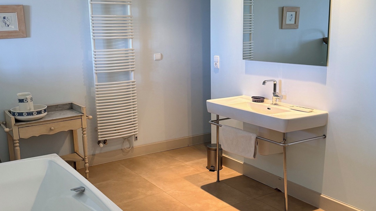 Photo of Bathroom in Velleron