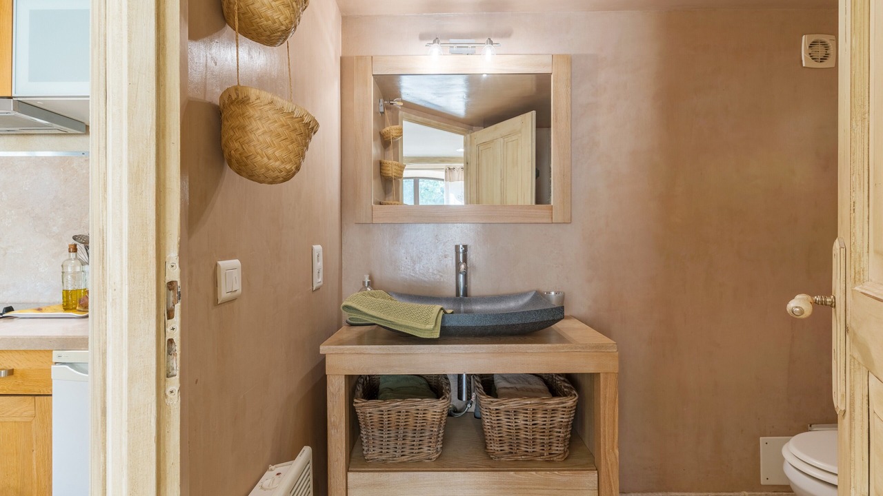 Photo of Bathroom in Saint-Cannat