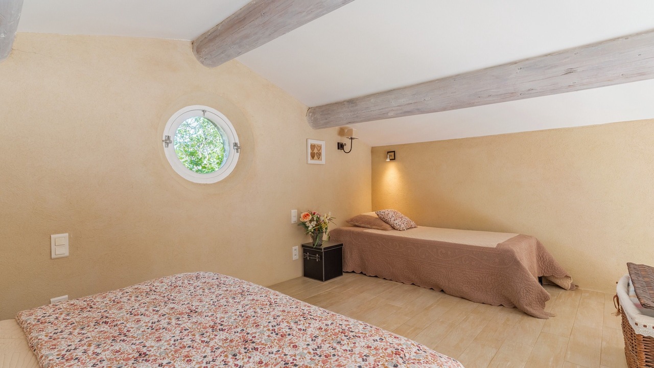 Photo of Bedroom in Saint-Cannat