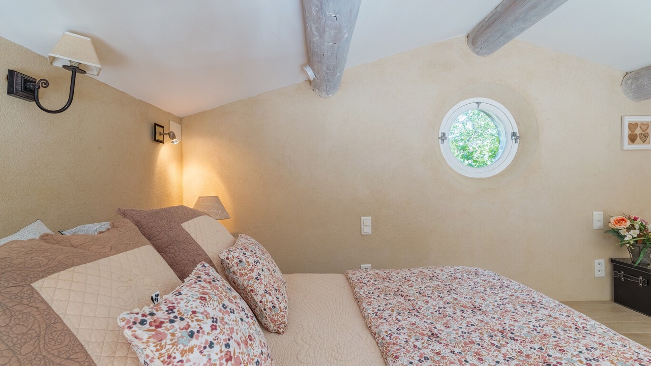 Photo of Bedroom in Saint-Cannat