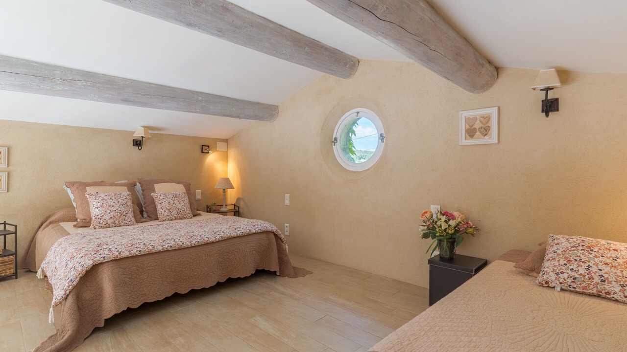 Photo of Bedroom in Saint-Cannat