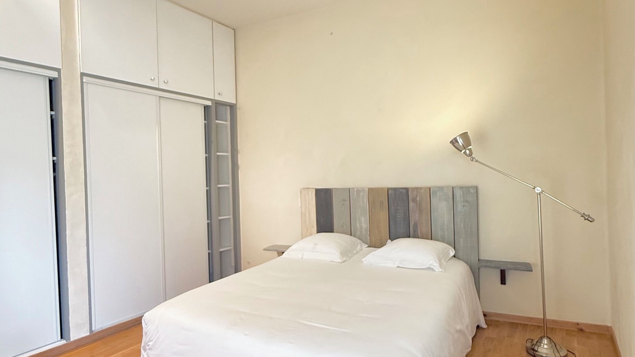 Photo of Bedroom in Arles City Centre