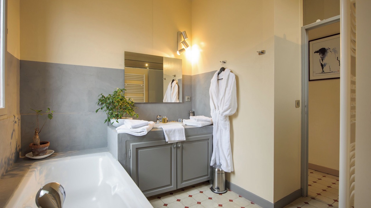 Photo of Bathroom in Arles City Centre