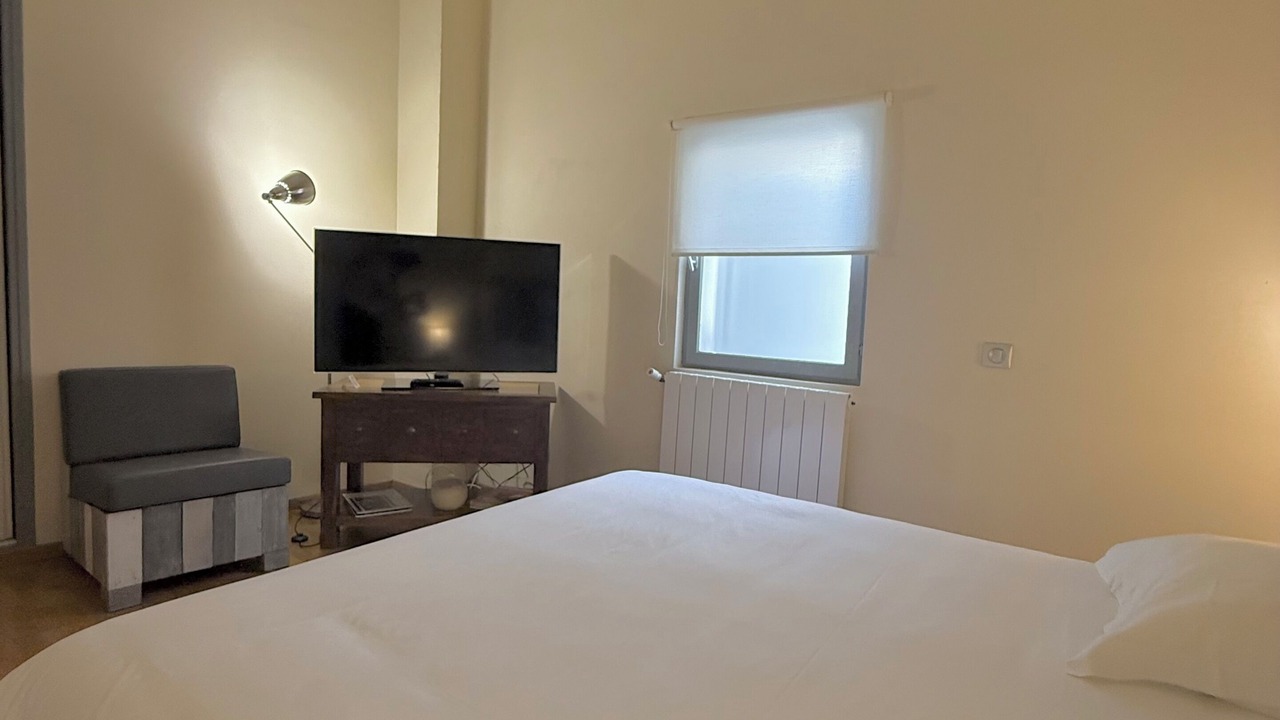Photo of Bedroom in Arles City Centre
