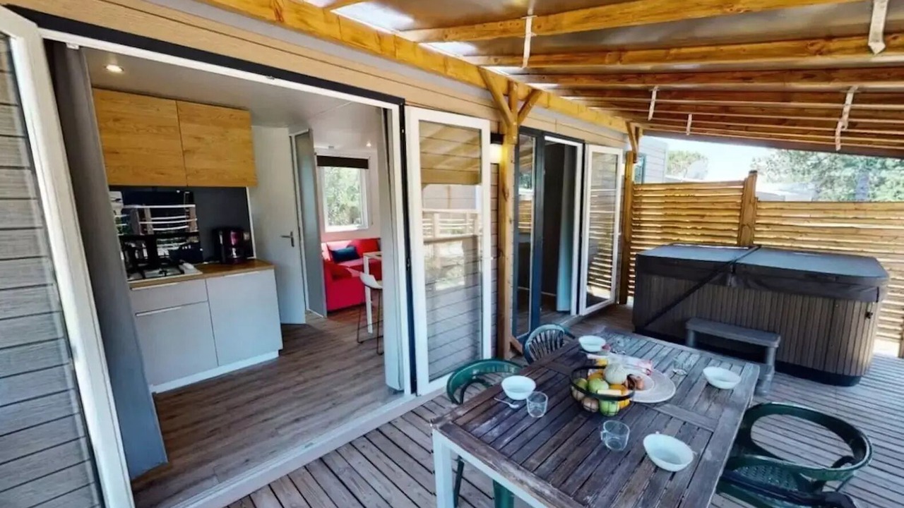 Photo of Outdoor in Cabrieres-dʼAigues