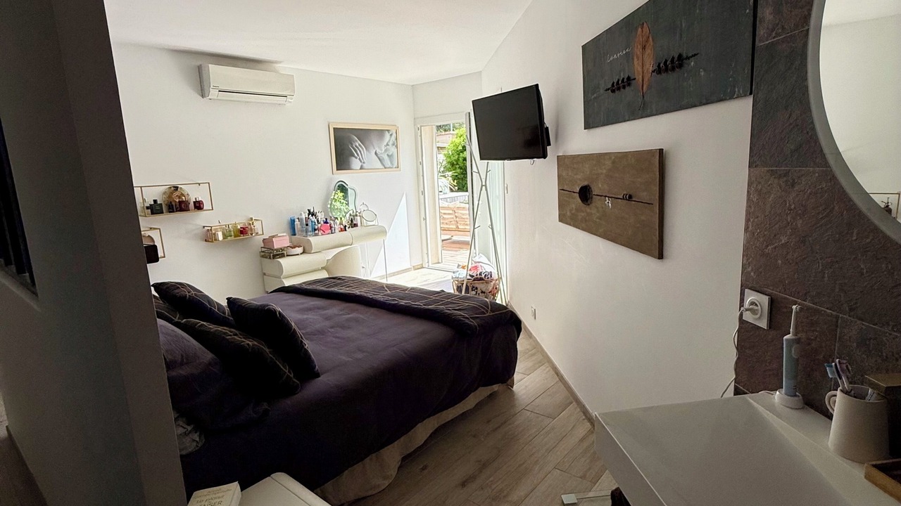 Photo of Bedroom in Istres