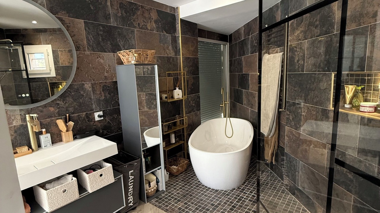 Photo of Bathroom in Istres