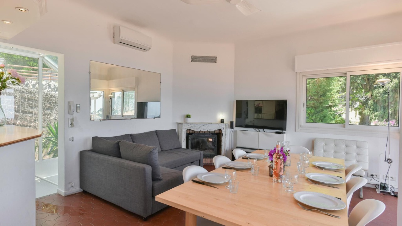 Photo of Livingroom in Eze
