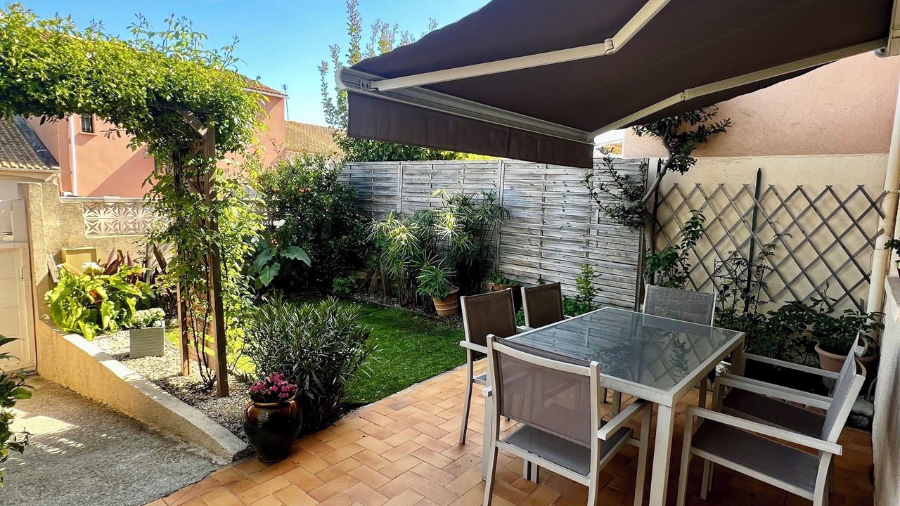 Photo of Outdoor in Meze