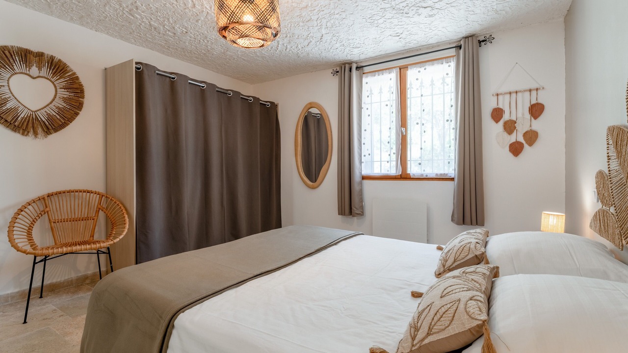 Photo of Bedroom in Eyguieres